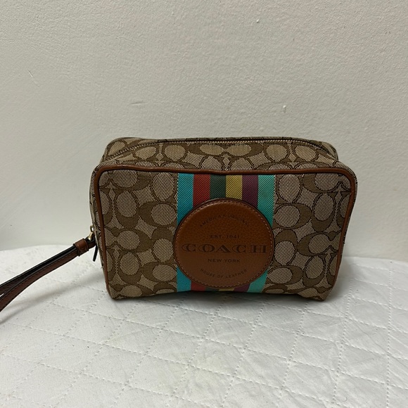 COACH Dempsey Boxy Cosmetic Case 20 Inches Signature Jacquard With Coach Patch - Picture 3 of 9